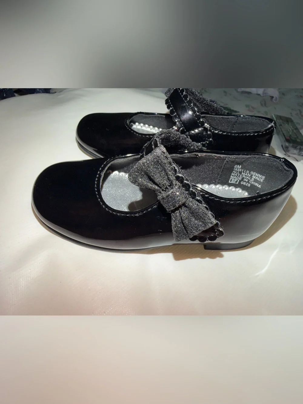 NEW Girls Black Patent Mary Jane Dress Shoes size 6 never worn